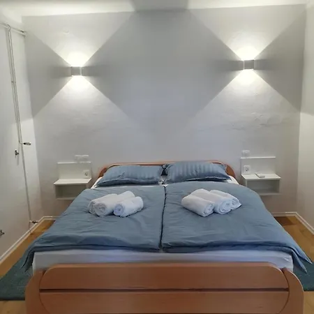 Apartmaji Pregelj *