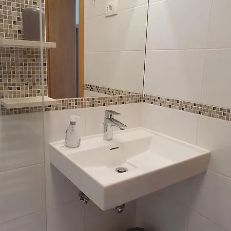 Apartmaji Pregelj * Koper